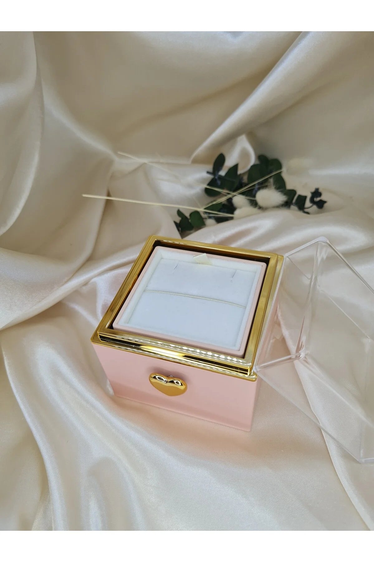 Dönen Mumlu Sürpriz Kutusu(YÜZÜK DAHİLDİR)