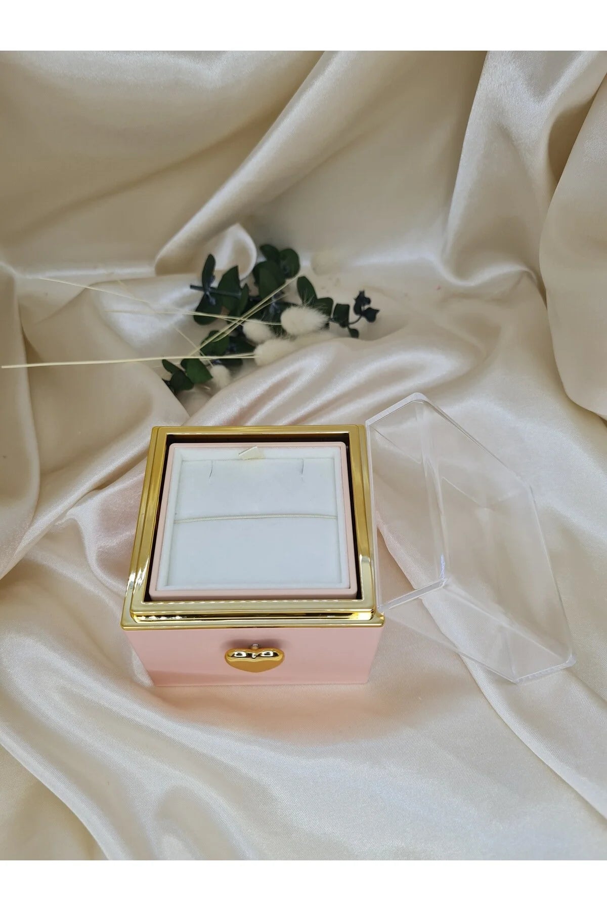 Dönen Mumlu Sürpriz Kutusu(YÜZÜK DAHİLDİR)