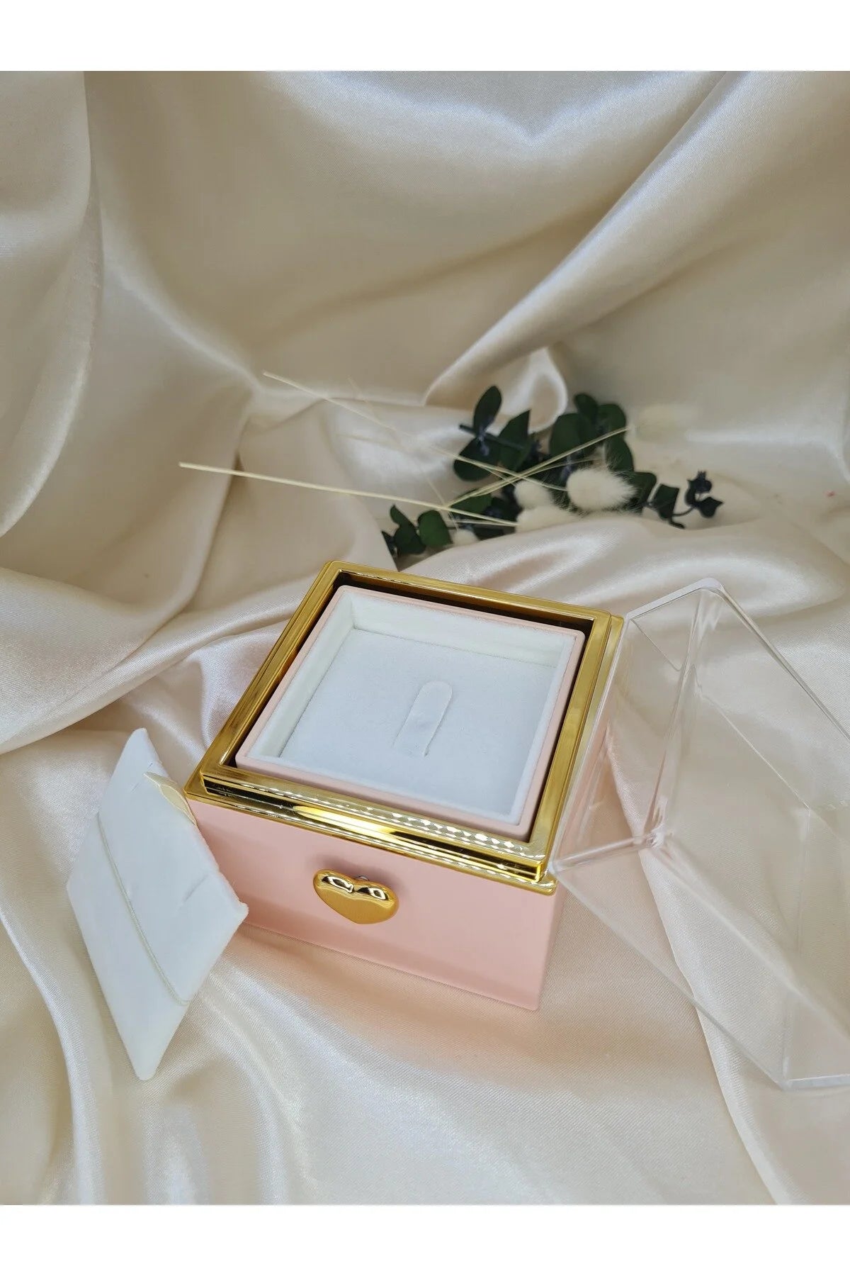 Dönen Mumlu Sürpriz Kutusu(YÜZÜK DAHİLDİR)